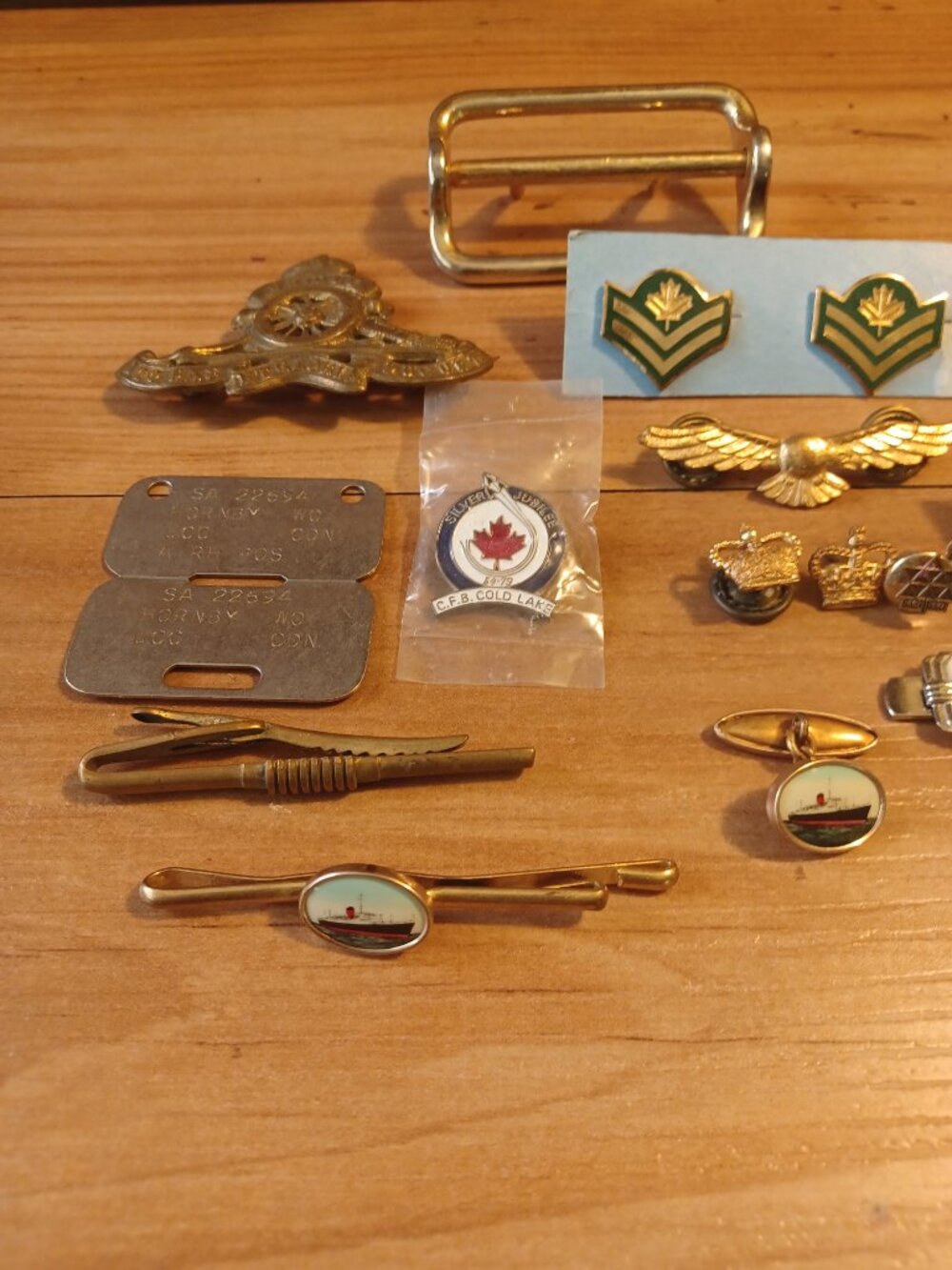 Canadian Army Random Pins - Picture 5 of 9